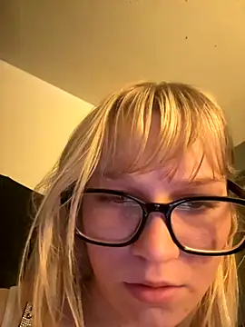 xoxokayy18 online show from 09/28/25, 06:31