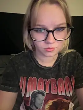 xoxokayy18 online show from 09/28/25, 11:55