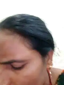 Snapshot of Suhani_hot12 chatting on 09/30/25, 01:17 Suhani hot12 online show from 09/30/25, 01:17