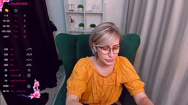 PamellaMurphy online show from 11/10/25, 05:12