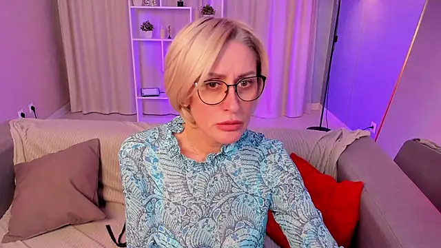 PamellaMurphy online show from 10/28/25, 08:35