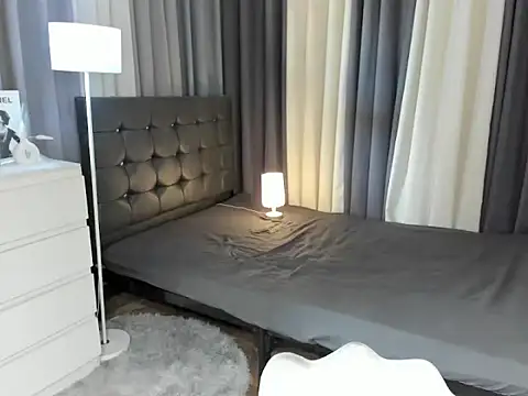 Blaire Samantha online show from 10/07/25, 06:58