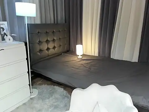 Blaire Samantha online show from 10/06/25, 10:38