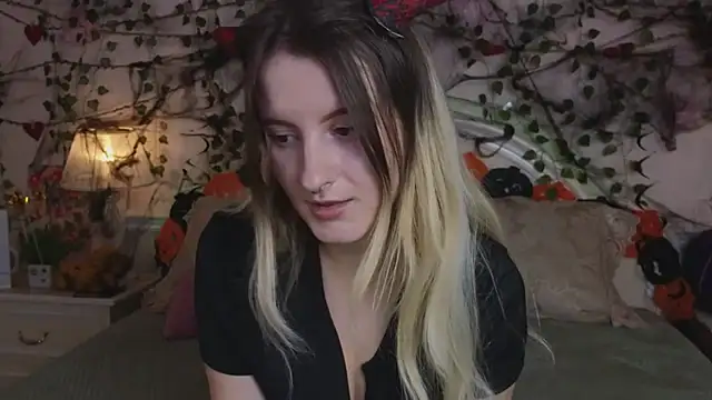 Sonia Meow online show from 10/25/25, 06:01