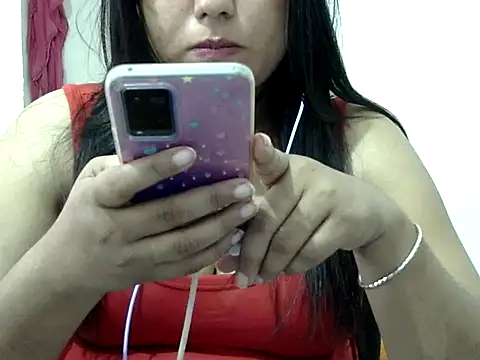 Mon-Luv online show from 02/15/26, 08:57