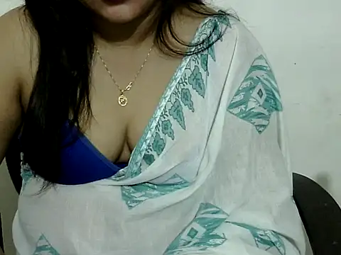 Mon-Luv online show from 11/25/25, 02:17