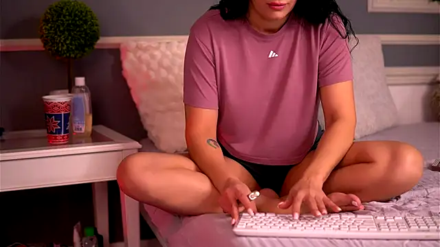 Snapshot of BellaEveX chatting on 11/28/25, 07:30 BellaEveX online show from 11/28/25, 07:30