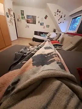 chrisili1986 online show from 12/17/25, 07:02