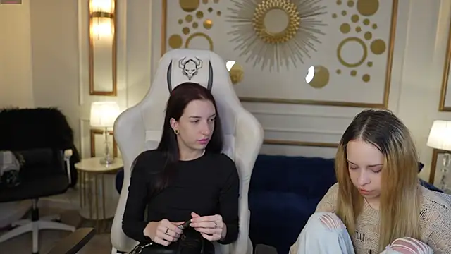 Snapshot of _Lili_054 chatting on 11/04/25, 11:25  Lili 054 online show from 11/04/25, 11:25