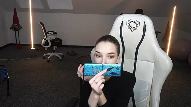 Snapshot of _Lili_054 chatting on 10/05/25, 02:19  Lili 054 online show from 10/05/25, 02:19