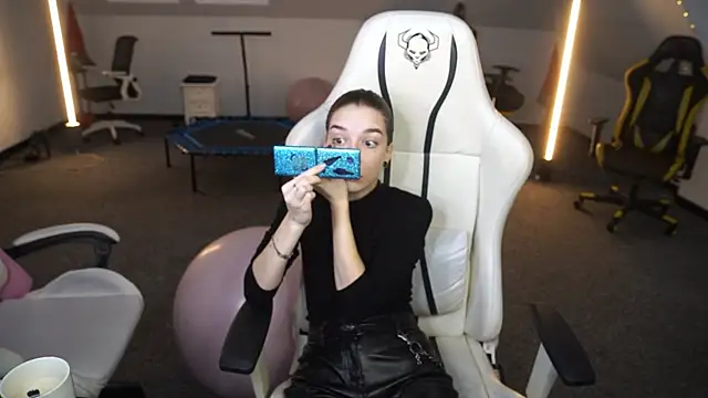 Snapshot of _Lili_054 chatting on 10/09/25, 10:27  Lili 054 online show from 10/09/25, 10:27