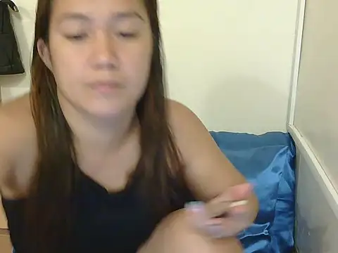 Lovelyclaya online show from 05/04/26, 01:47