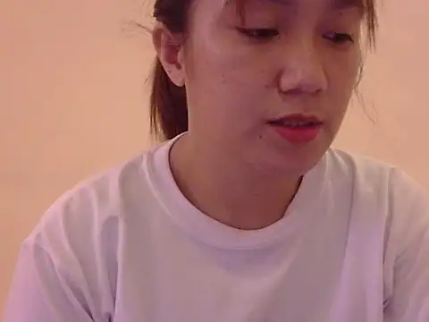 Lovelyclaya online show from 02/18/26, 12:52