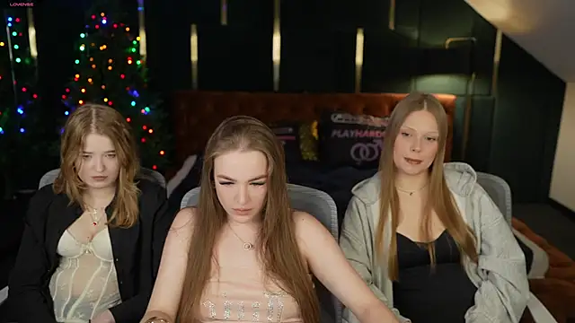 Ella 054 online show from 12/17/25, 03:39