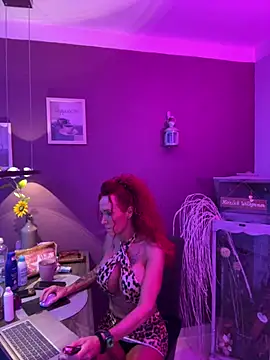 Hotmilfhamburg1 online show from 04/25/26, 03:53