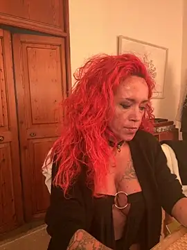 Hotmilfhamburg1 online show from 11/18/25, 05:00