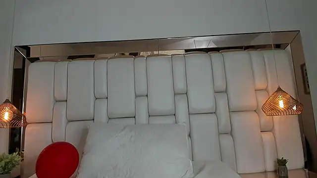 CarolinaFerrer online show from 10/29/25, 06:51