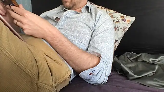 Snapshot of TomieSoichi chatting on 09/15/25, 03:45 TomieSoichi online show from 09/15/25, 03:45