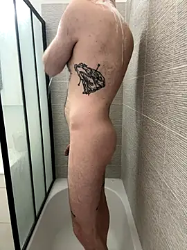 Snapshot of TomieSoichi chatting on 10/09/25, 05:08 TomieSoichi online show from 10/09/25, 05:08