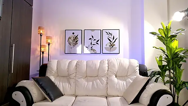 Violeta Foxz online show from 04/13/26, 08:13