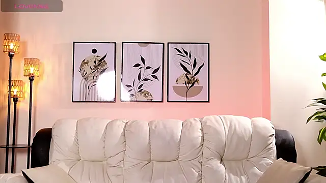 Violeta Foxz online show from 04/16/26, 09:39