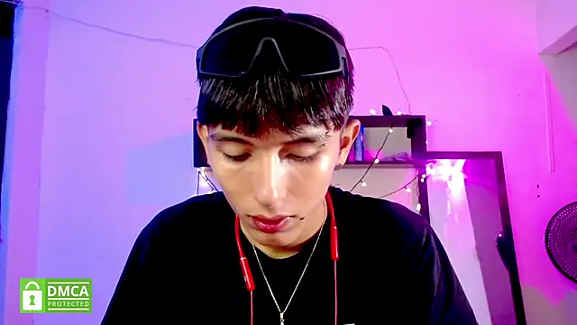 MAXIMILIANO  HOT online show from 10/15/25, 02:58