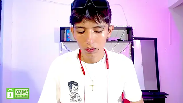 MAXIMILIANO  HOT online show from 10/17/25, 06:32