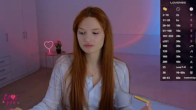 Snapshot of CuteAriel7 chatting on 10/04/25, 02:18 CuteAriel7 online show from 10/04/25, 02:18