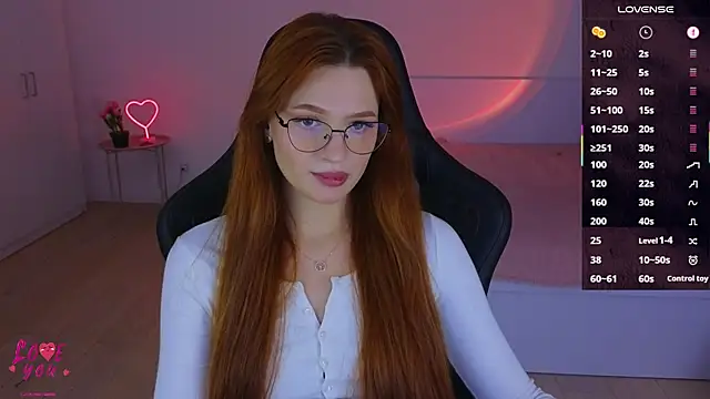 Snapshot of CuteAriel7 chatting on 12/04/25, 05:01 CuteAriel7 online show from 12/04/25, 05:01