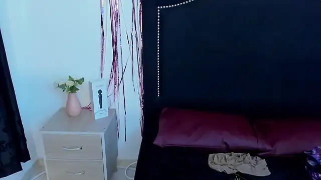 LucianaBlackwell online show from 11/28/25, 02:06