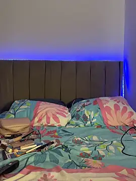 AYTANA CORBERO online show from 10/17/25, 07:59