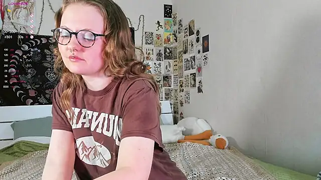 WonderConnie1 online show from 11/16/25, 08:30