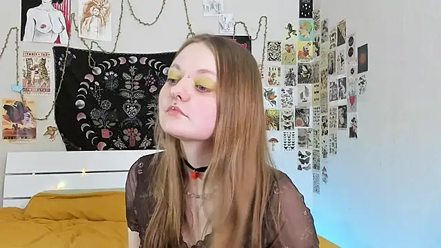 WonderConnie1 online show from 10/25/25, 01:01