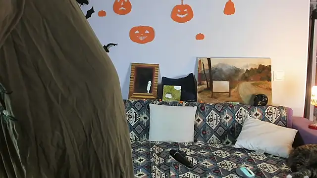 WonderConnie1 online show from 10/28/25, 09:25