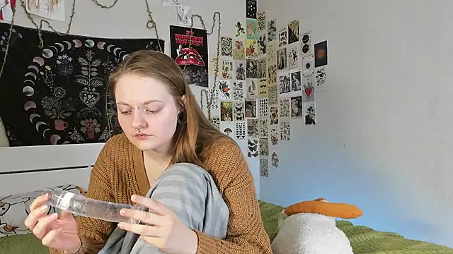 WonderConnie1 online show from 09/30/25, 11:05