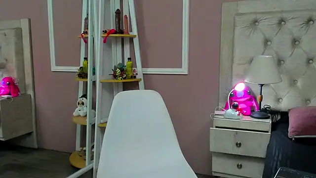 yiyisandoval online show from 12/04/25, 07:46