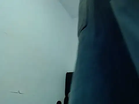 Snapshot of daniel_evans69 chatting on 10/15/25, 12:35 daniel evans69 online show from 10/15/25, 12:35