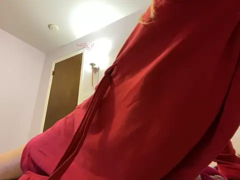 PeachyMeg online show from 10/22/25, 02:44