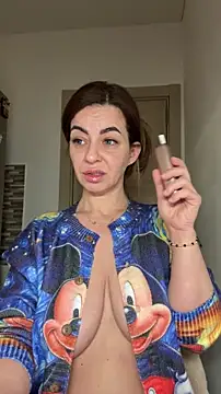 Roxanne Skye online show from 11/25/25, 03:18