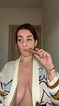 Roxanne Skye online show from 11/20/25, 01:23