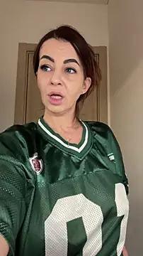 Roxanne Skye online show from 11/17/25, 01:59