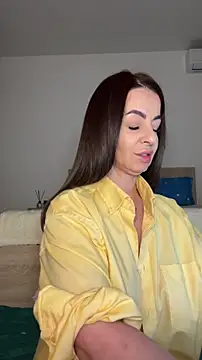 Roxanne Skye online show from 10/15/25, 06:05