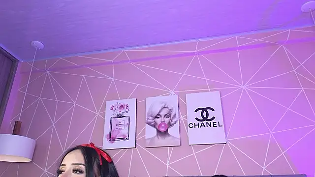 ela petit online show from 03/27/26, 07:50