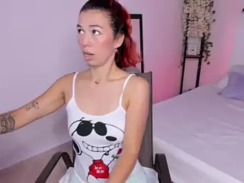 selene boyer online show from 09/17/25, 04:09