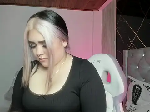 im bunny   online show from 11/10/25, 11:37