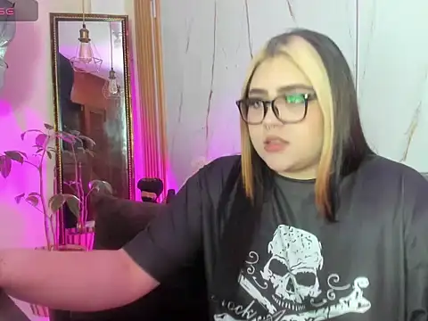 im bunny   online show from 12/19/25, 12:07