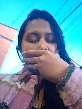 Snapshot of Alessandraa- chatting on 06/20/26, 11:21 Alessandraa- online show from 06/20/26, 11:21