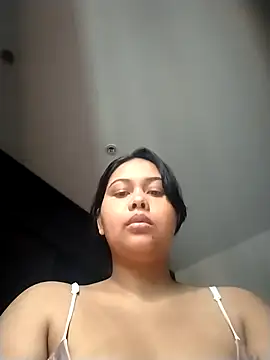 Alessandraa- online show from 04/04/26, 07:42