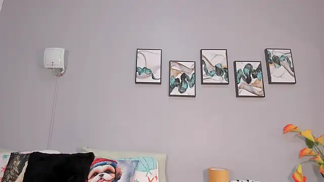 SophieW1 online show from 12/03/25, 12:15