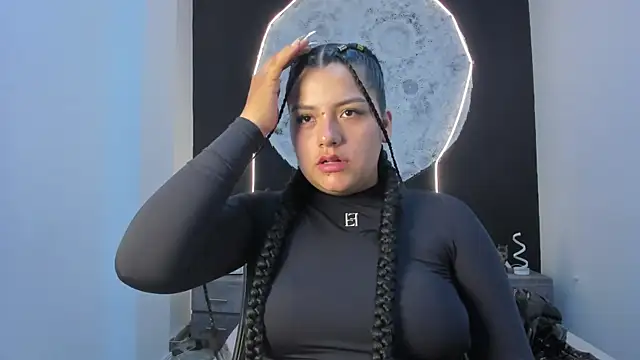 ScarletMoon1  online show from 10/17/25, 08:32